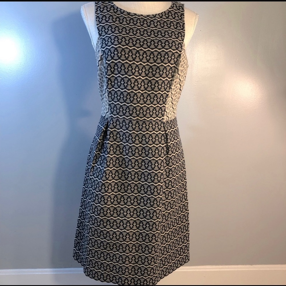 Loft Woven Geometric Navy & Cream Pattern Sleeveless A Line Dress 2/Box Pleats 6